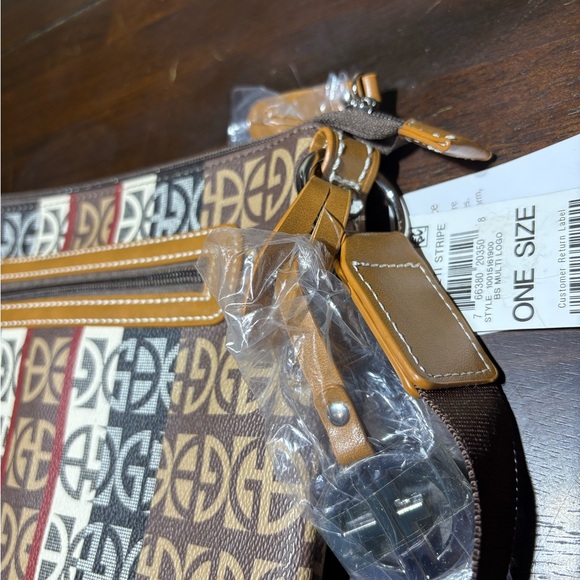 Giani Bernini Purse - Picture 2 of 9